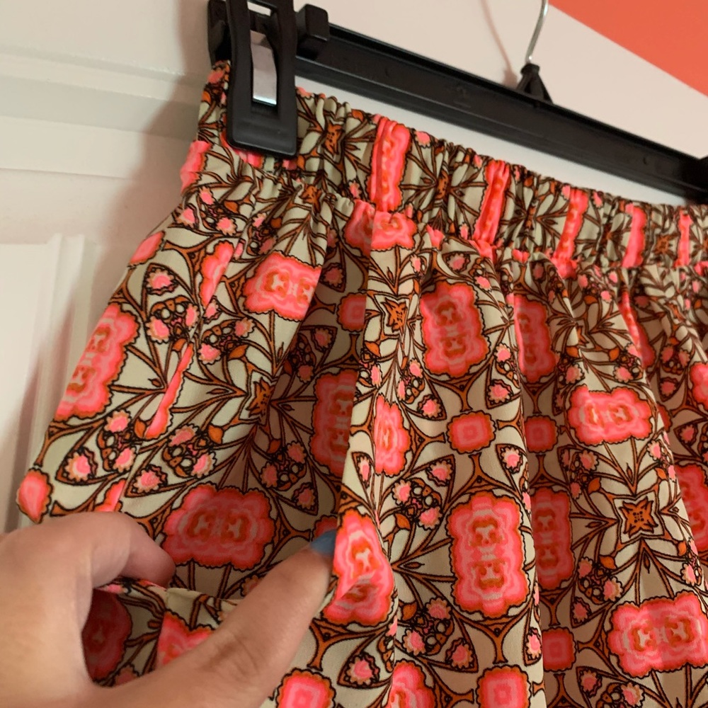Shorts - Picture 3 of 4